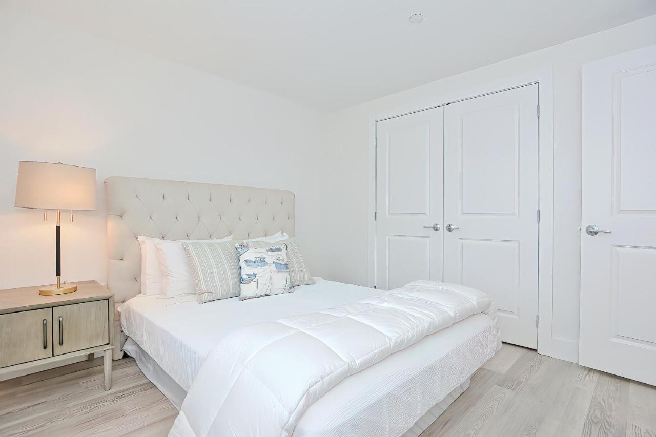 Downtown Plymouth Waterfront Luxury Condos エクステリア 写真
