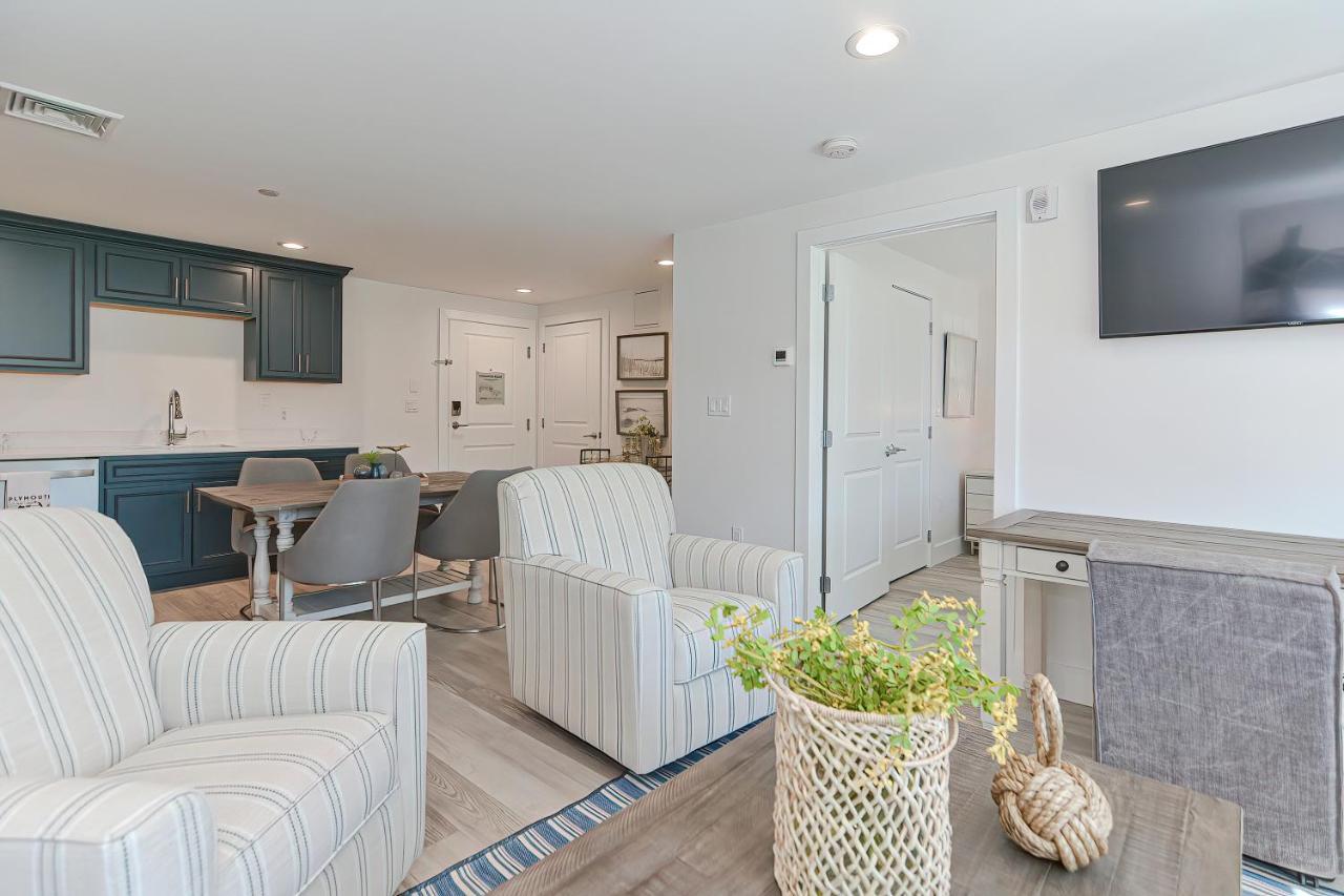 Downtown Plymouth Waterfront Luxury Condos エクステリア 写真