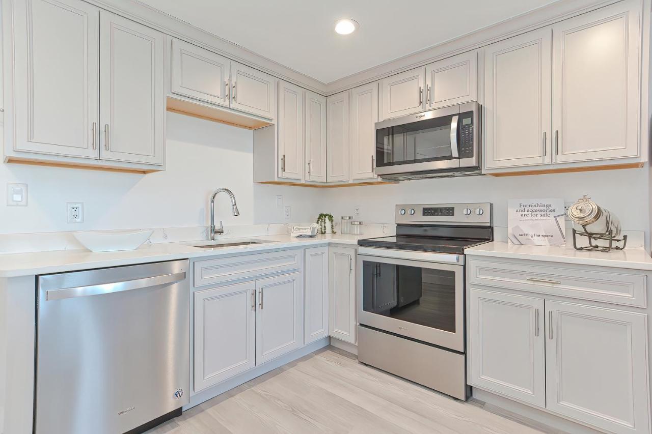 Downtown Plymouth Waterfront Luxury Condos エクステリア 写真
