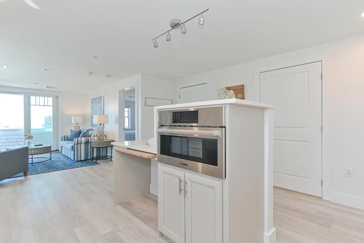 Downtown Plymouth Waterfront Luxury Condos エクステリア 写真