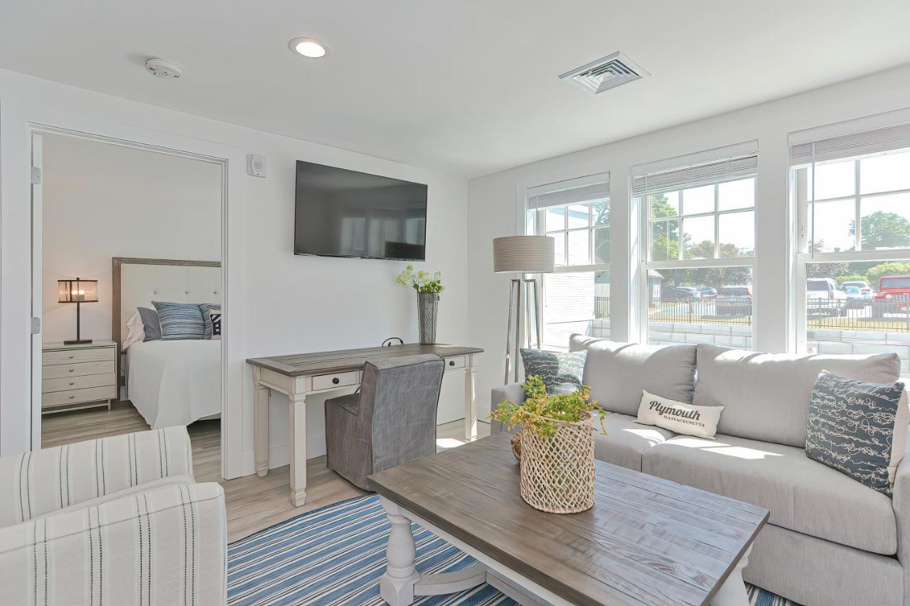 Downtown Plymouth Waterfront Luxury Condos エクステリア 写真