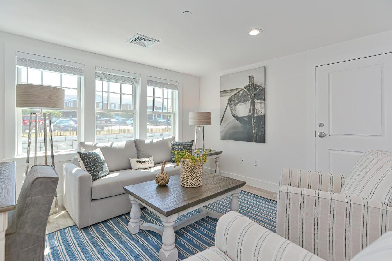 Downtown Plymouth Waterfront Luxury Condos エクステリア 写真