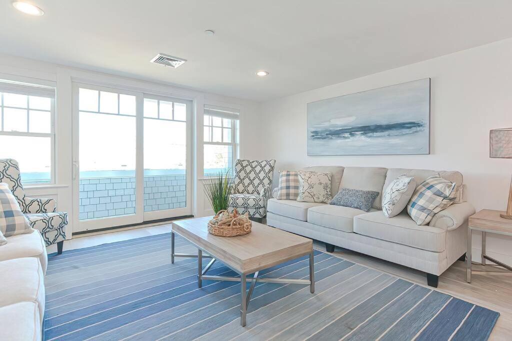 Downtown Plymouth Waterfront Luxury Condos エクステリア 写真