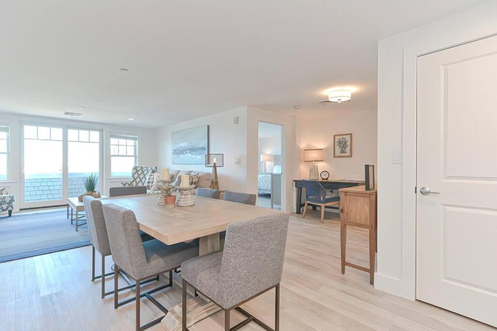 Downtown Plymouth Waterfront Luxury Condos エクステリア 写真
